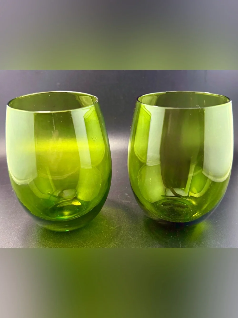 2 green stemless wine glasses. 14oz